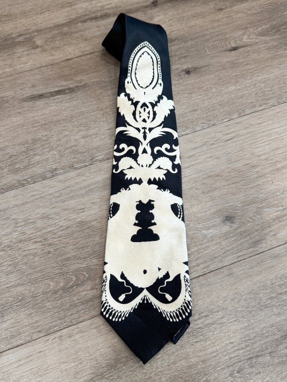 Gianfranco Ferre Black and Cream Silk Decorative Pattern Tie